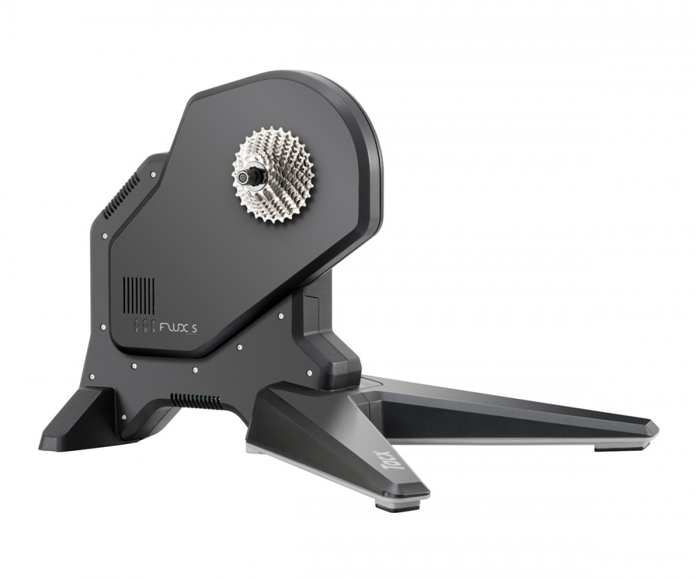 Tacx FLUX S Smart-Trainer, Mit Montage