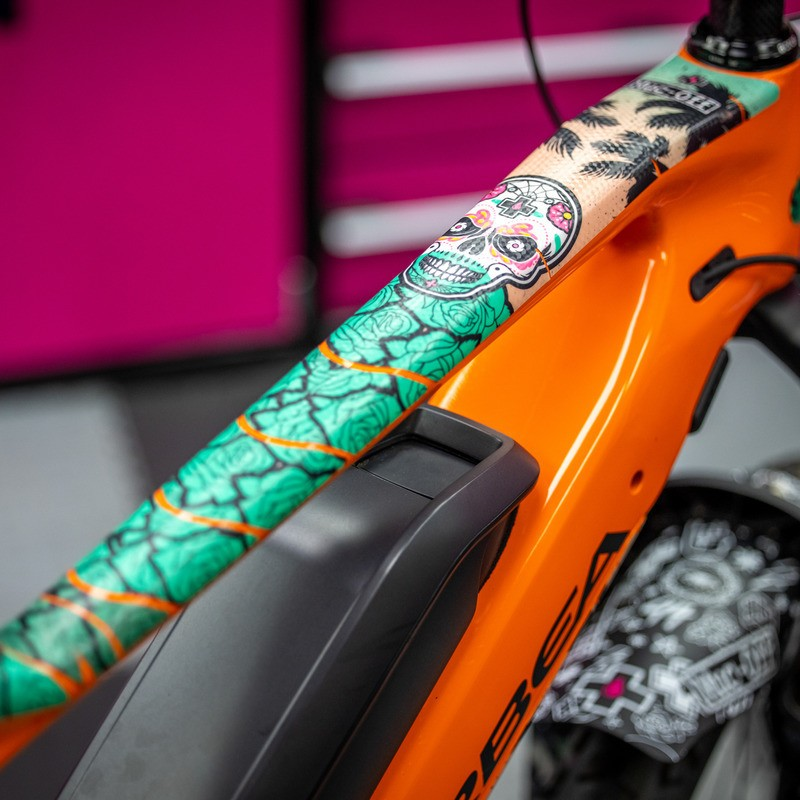 Muc-Off   Frame Protection Kit E-MTB shred