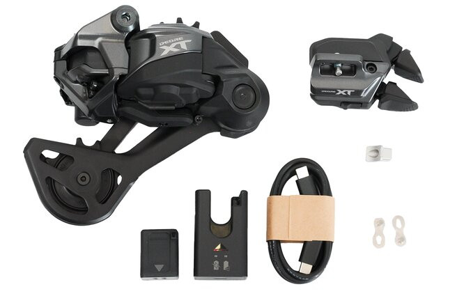 Shimano XT Di2 Upgrade Kit, Set mit RD-M8250- SGS/SW-M8250-IR/BT-DN320/EC-DN100/SM-CN910-12 Box