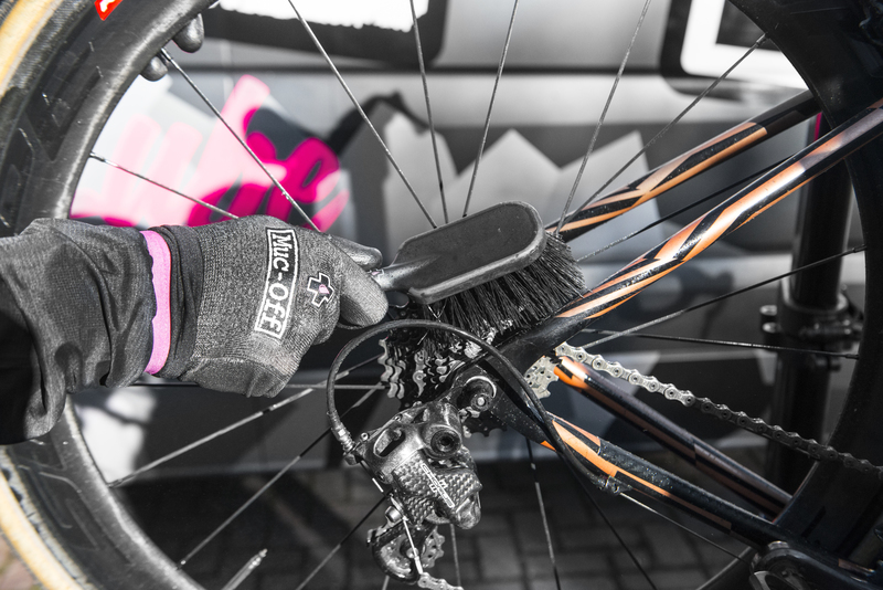 Muc-Off "Tyre & Cassette" Bürste
