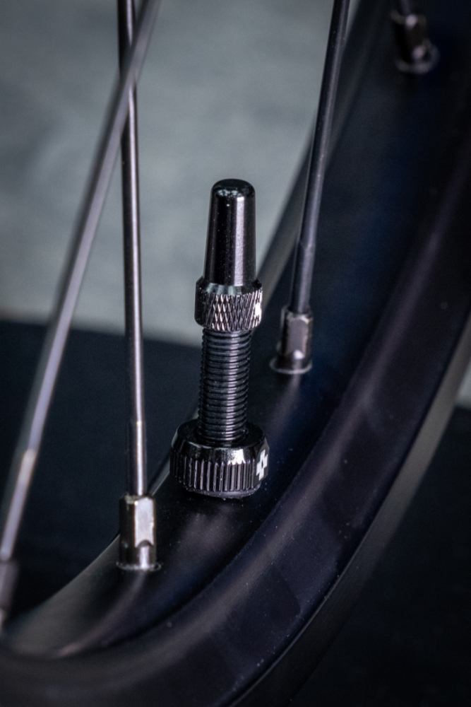 V2 Tubeless Valve Kit 80mm/black