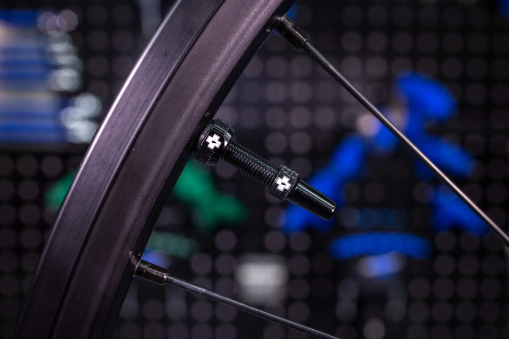 V2 Tubeless Valve Kit 80mm/black